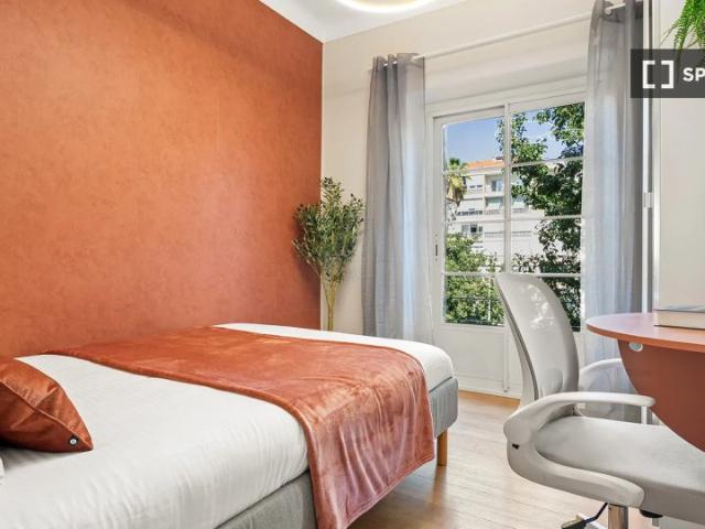 room_shared lisbon