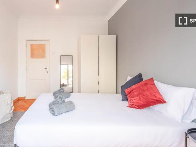 room_shared lisbon