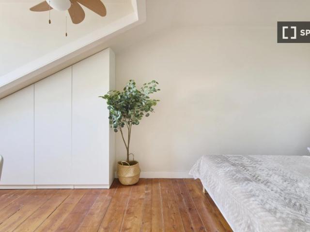 room_shared lisbon