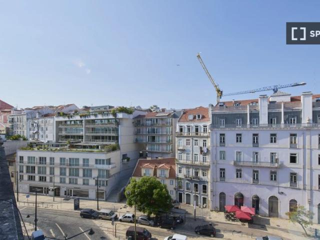 Quarto disponível para alugar em apartamento compartilhado com 7 quartos em Lisboa