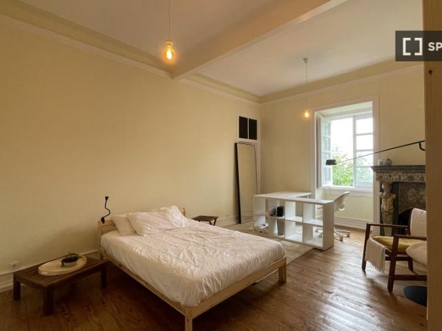room_shared lisbon