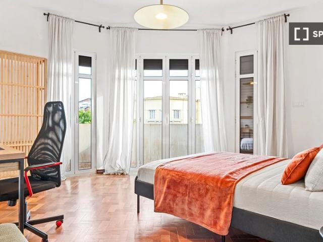 room_shared lisbon