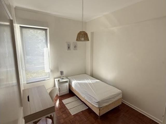 room_shared lisbon