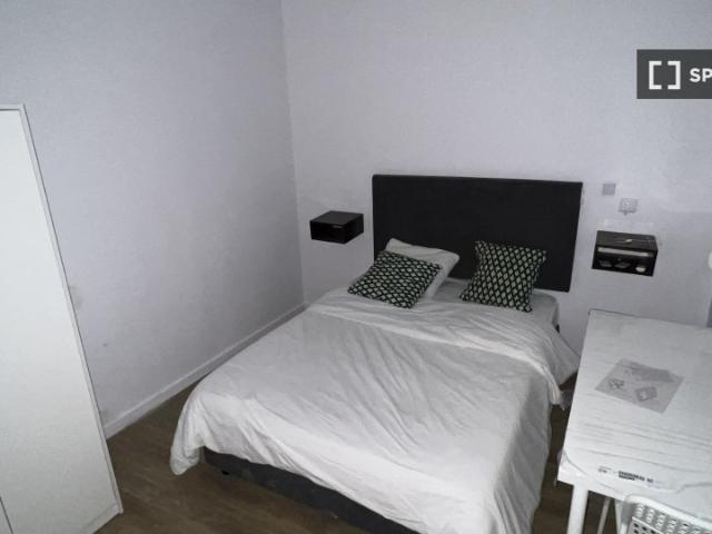 room_shared lisbon