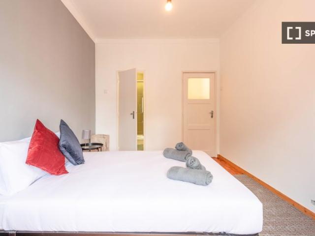 room_shared lisbon