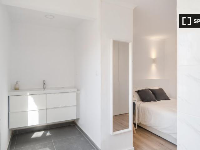 room_shared lisbon