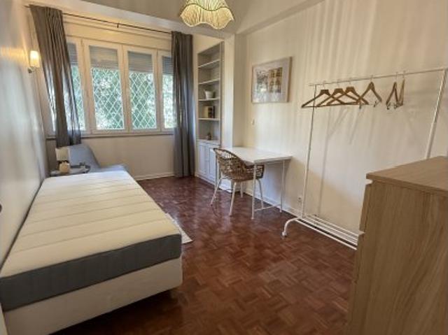 room_shared lisbon