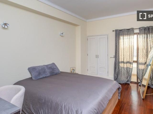room_shared lisbon
