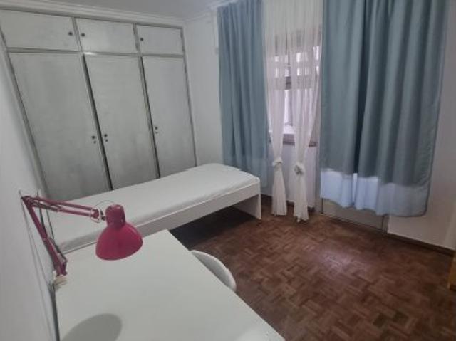 room_shared lisbon