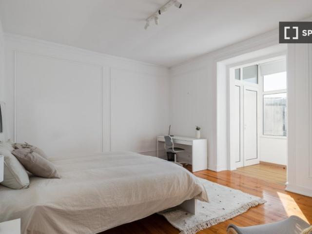 room_shared lisbon