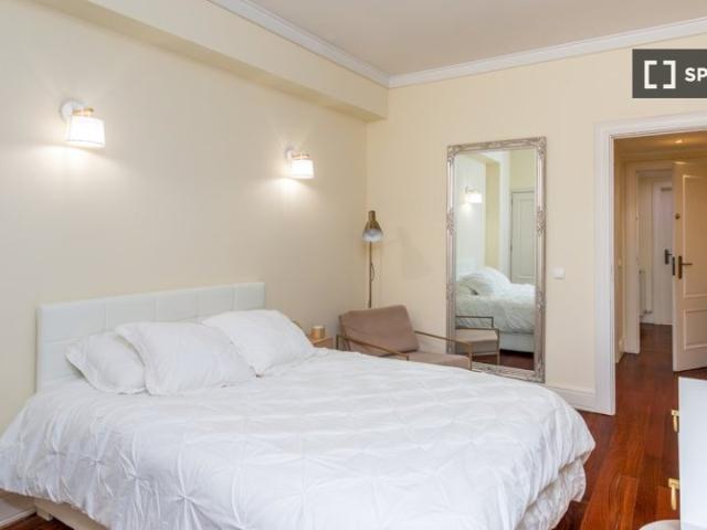 room_shared lisbon