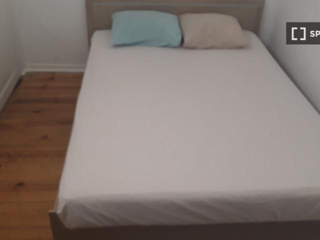 room_shared lisbon