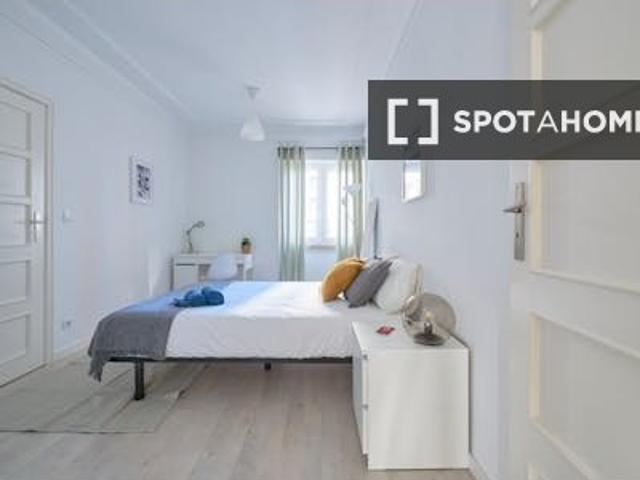 room_shared lisbon