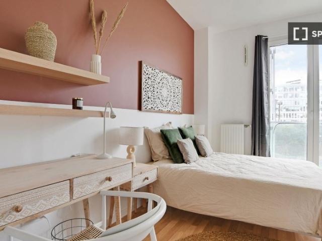 room_shared paris
