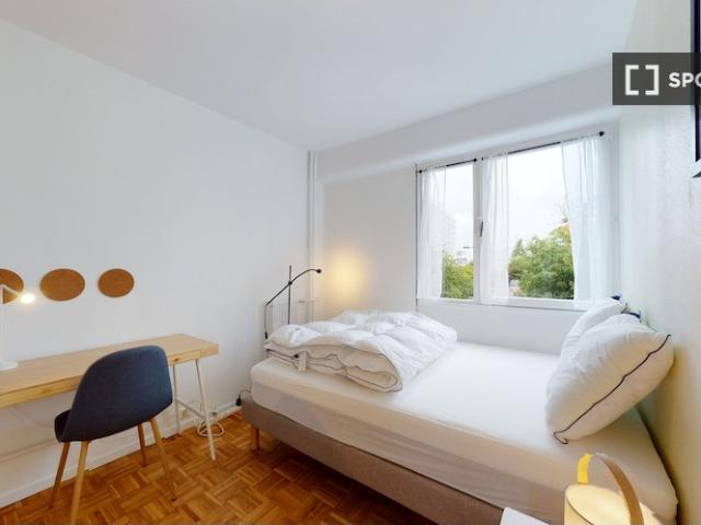 Chambre à louer dans un appartement de 10 chambres, Bois Colombes