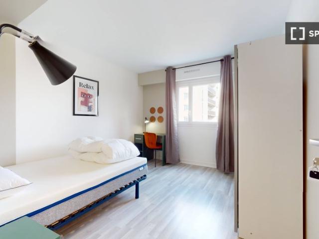room_shared paris