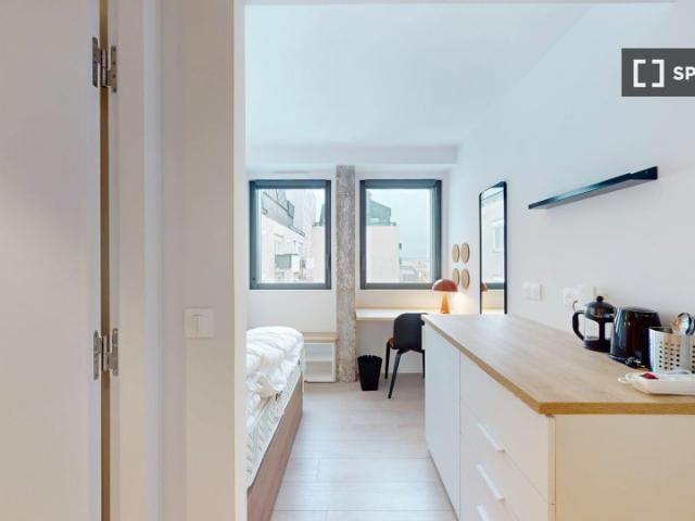 room_shared paris