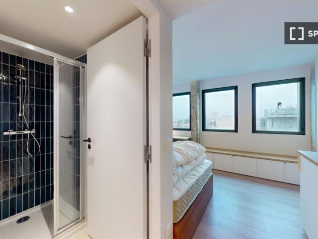 room_shared paris