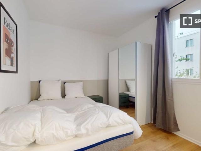 room_shared paris