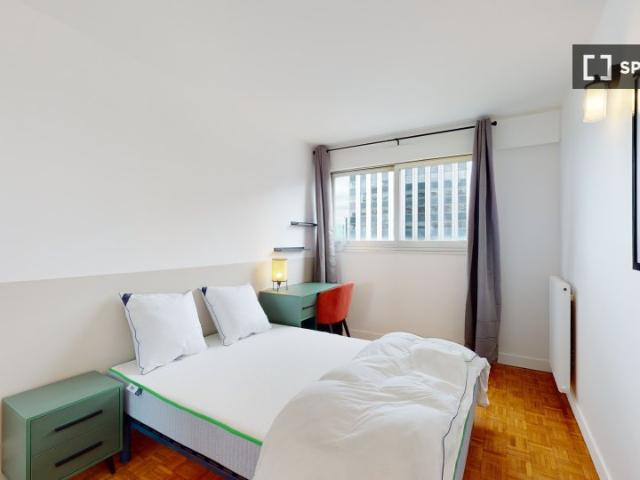 room_shared paris
