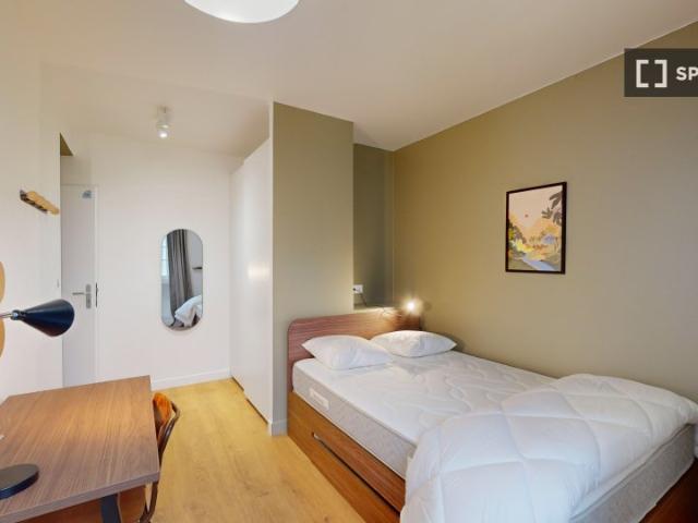 room_shared paris