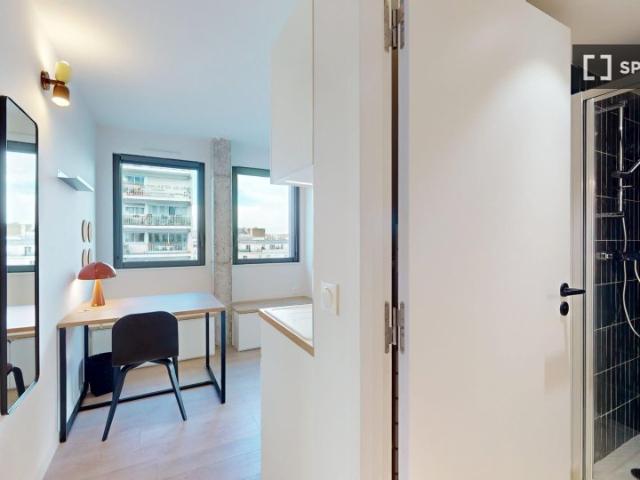 room_shared paris