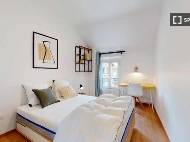 room_shared paris