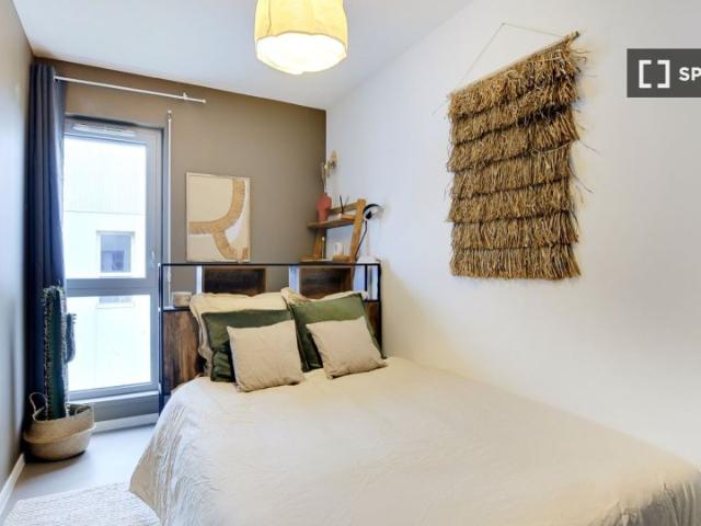 room_shared paris
