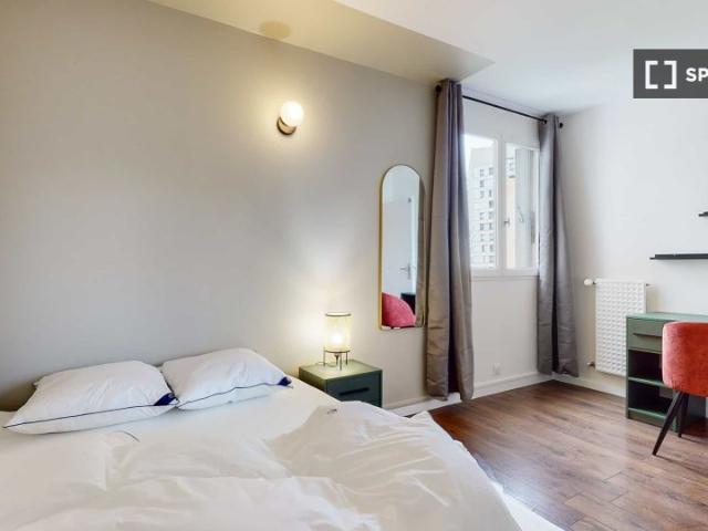 room_shared paris