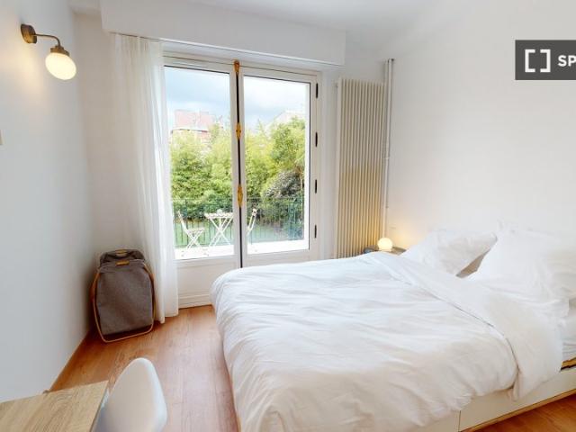 room_shared paris