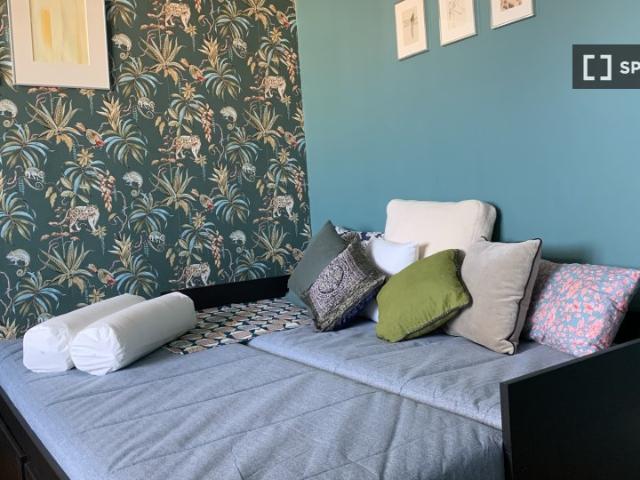 room_shared paris