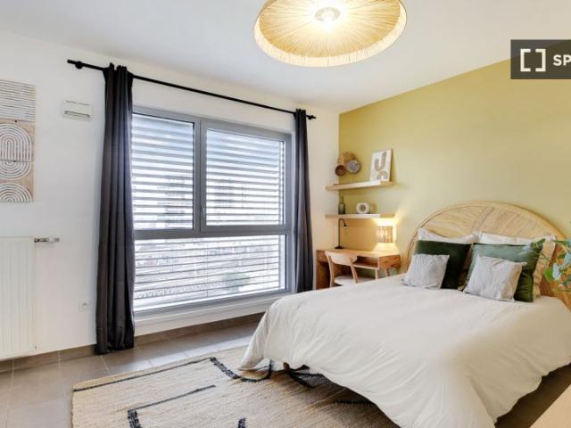 room_shared paris