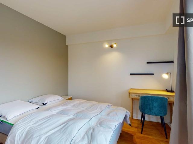 room_shared paris