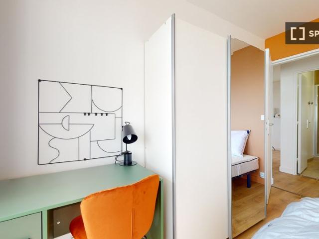 room_shared paris
