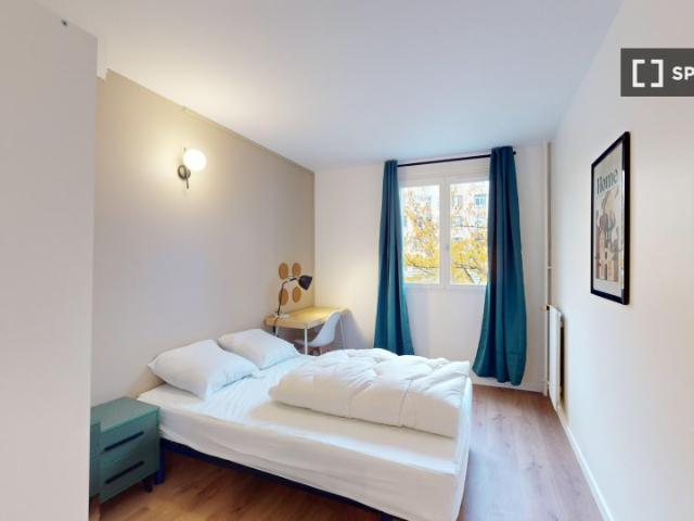 room_shared paris
