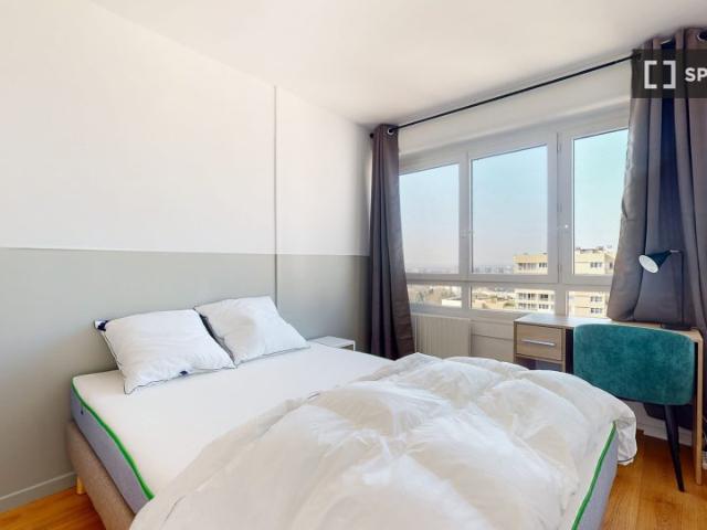 room_shared paris