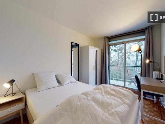 Chambre dans un appartement partagé de 15 chambres à Palaiseau, Paris