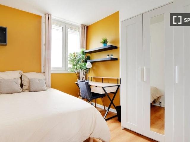 room_shared paris