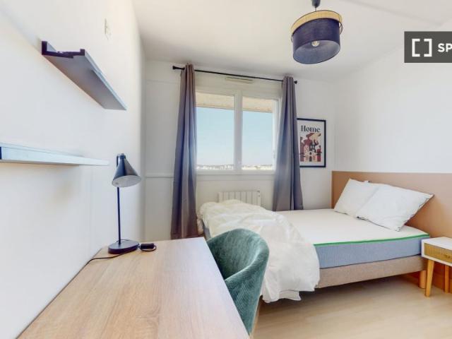 Chambre en colocation à louer à Bézons, Paris