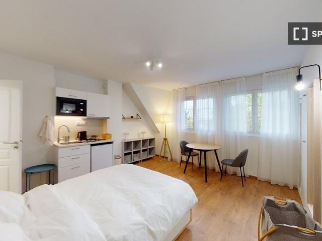 room_shared paris