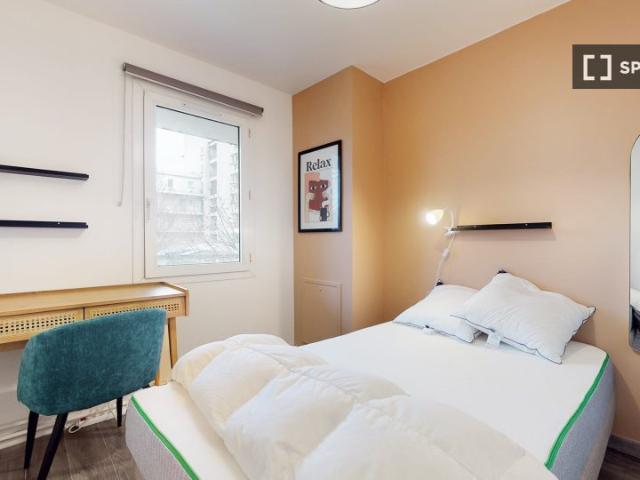room_shared paris