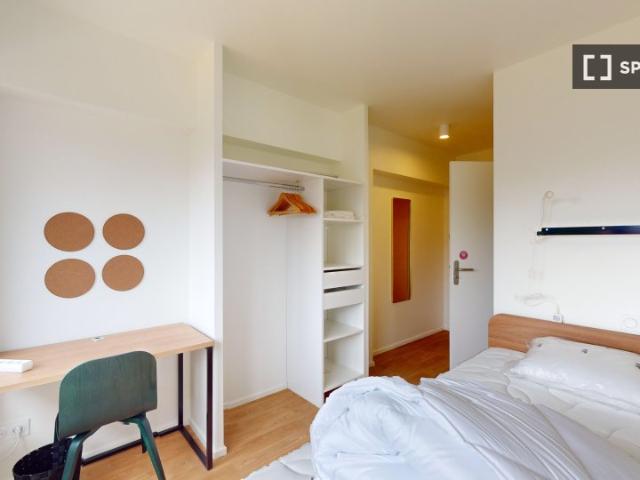 Chambre en colocation à louer à Orsay, Paris