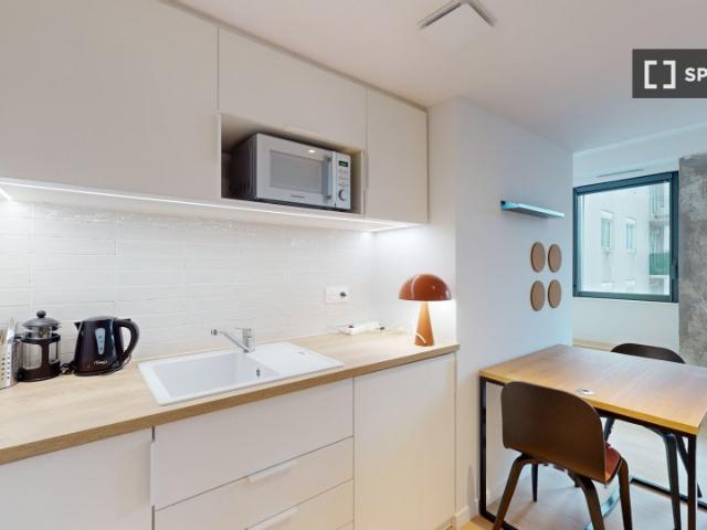 room_shared paris