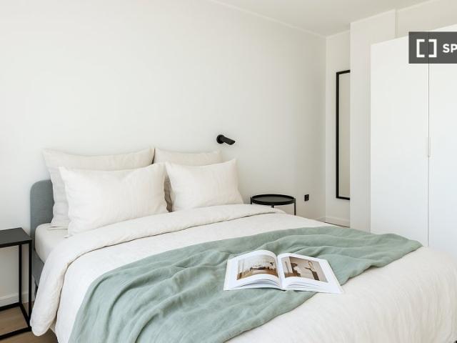 room_shared paris