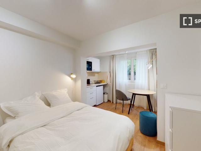 room_shared paris