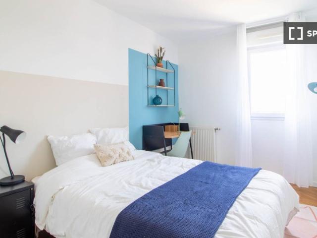 room_shared paris
