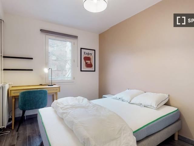 room_shared paris