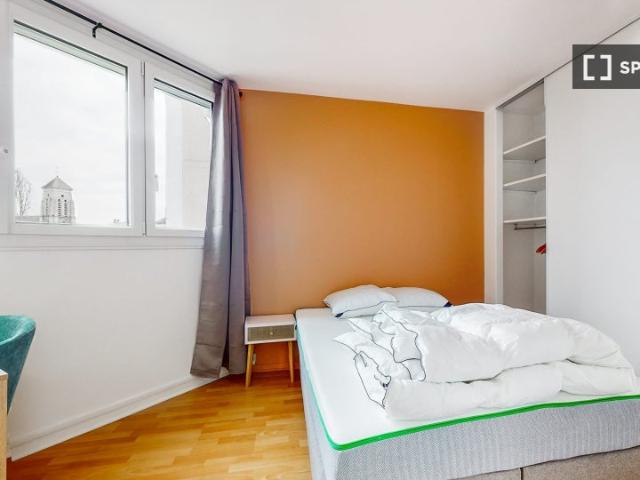 room_shared paris