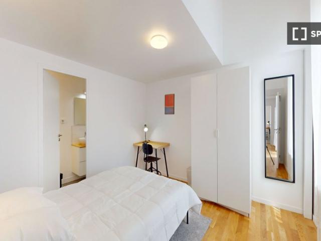 room_shared paris