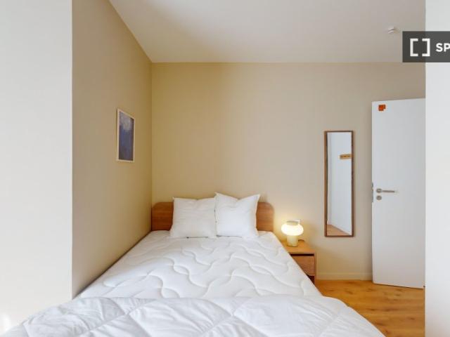 room_shared paris